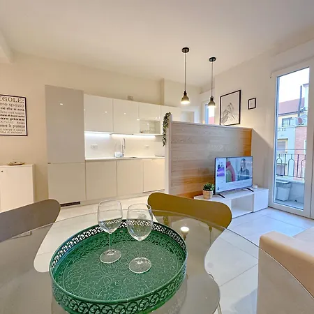 Appartement D'adda 16 - Luminosa - 3 Min Dal Naviglio *